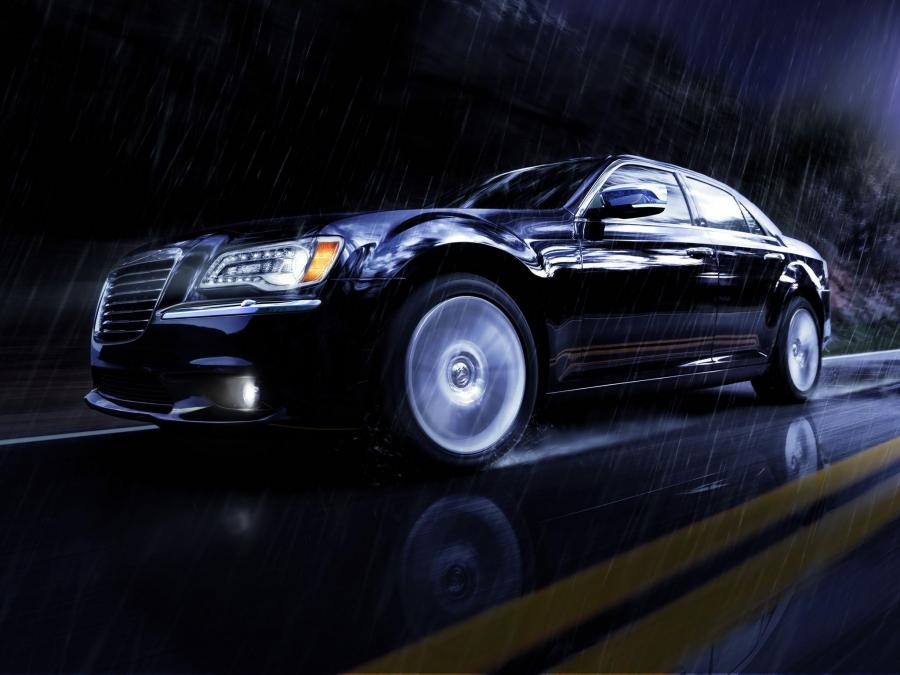  Chrysler 300C 2012 года  (фото 8 из 16)